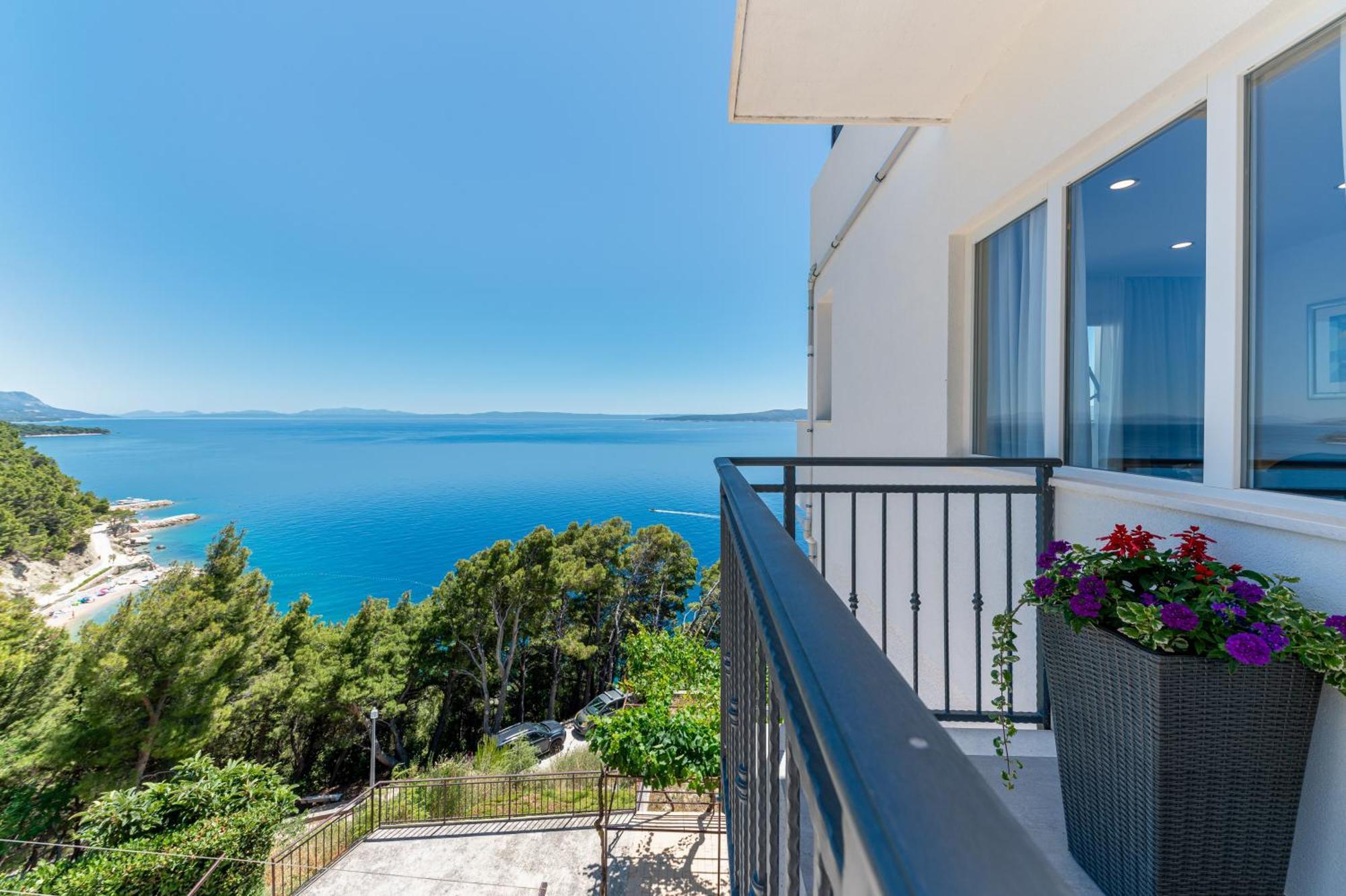 ברלה Seaview Apartments Nives מראה חיצוני תמונה