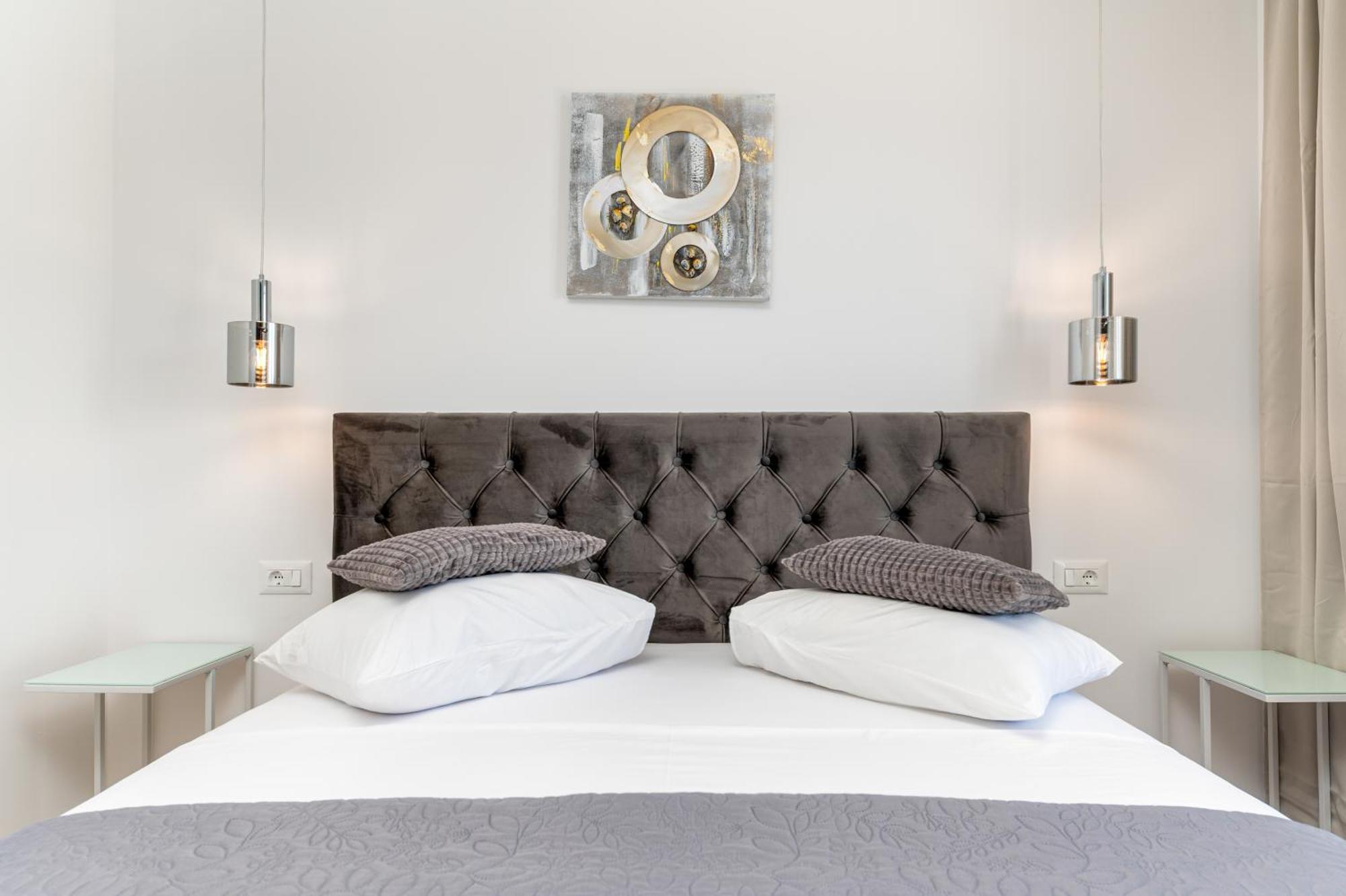 ברלה Seaview Apartments Nives מראה חיצוני תמונה