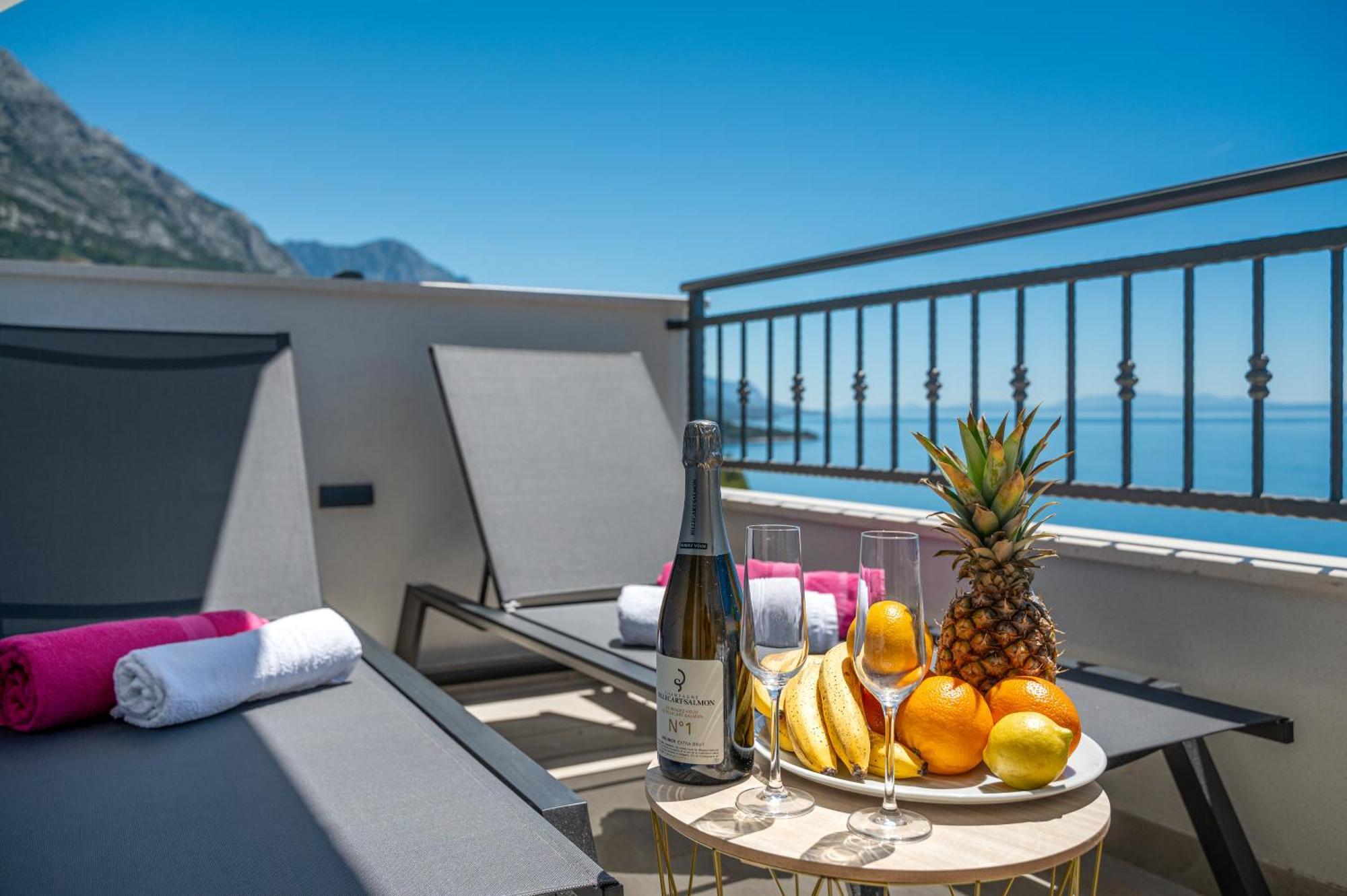 ברלה Seaview Apartments Nives מראה חיצוני תמונה