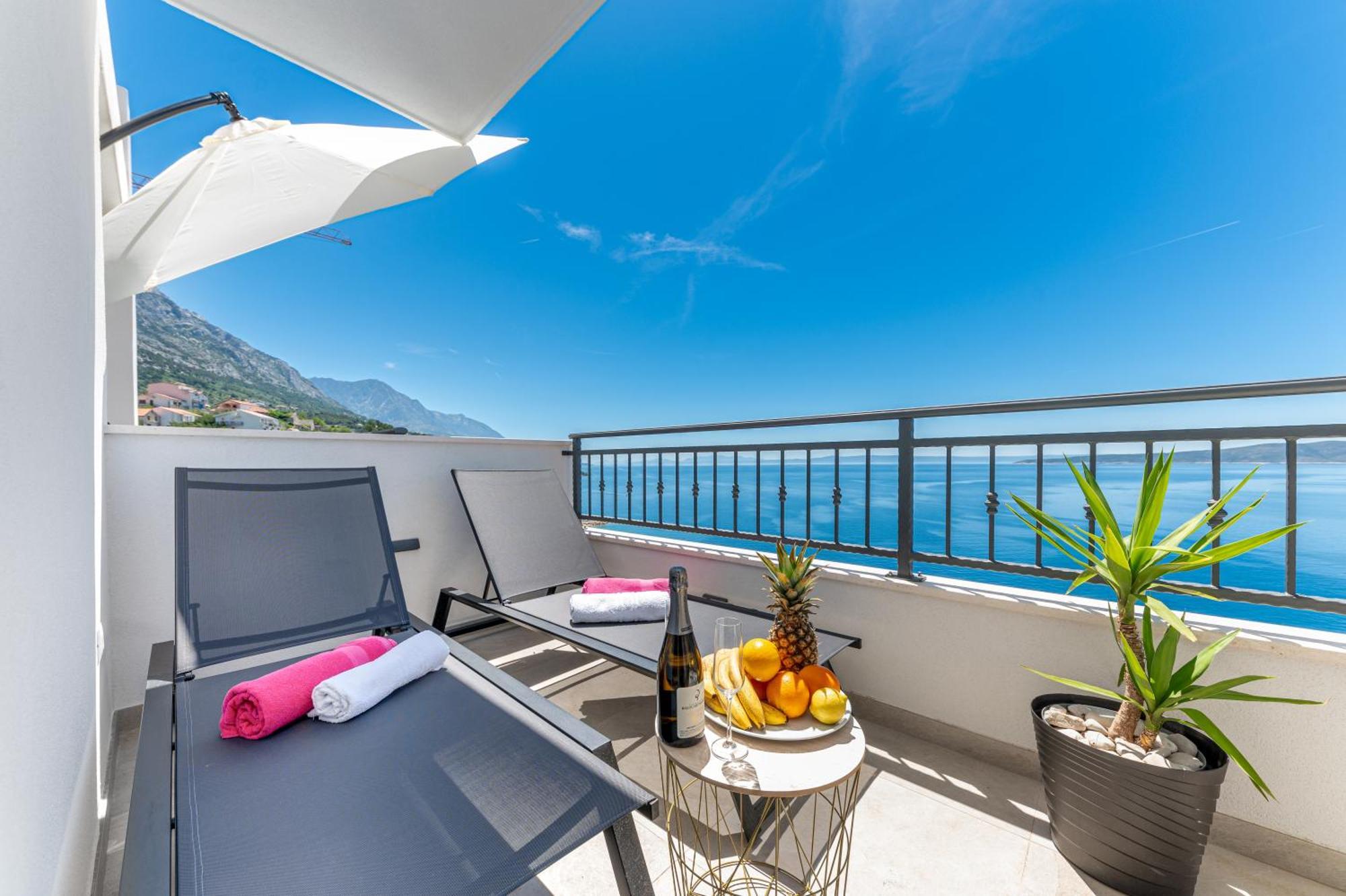 ברלה Seaview Apartments Nives מראה חיצוני תמונה