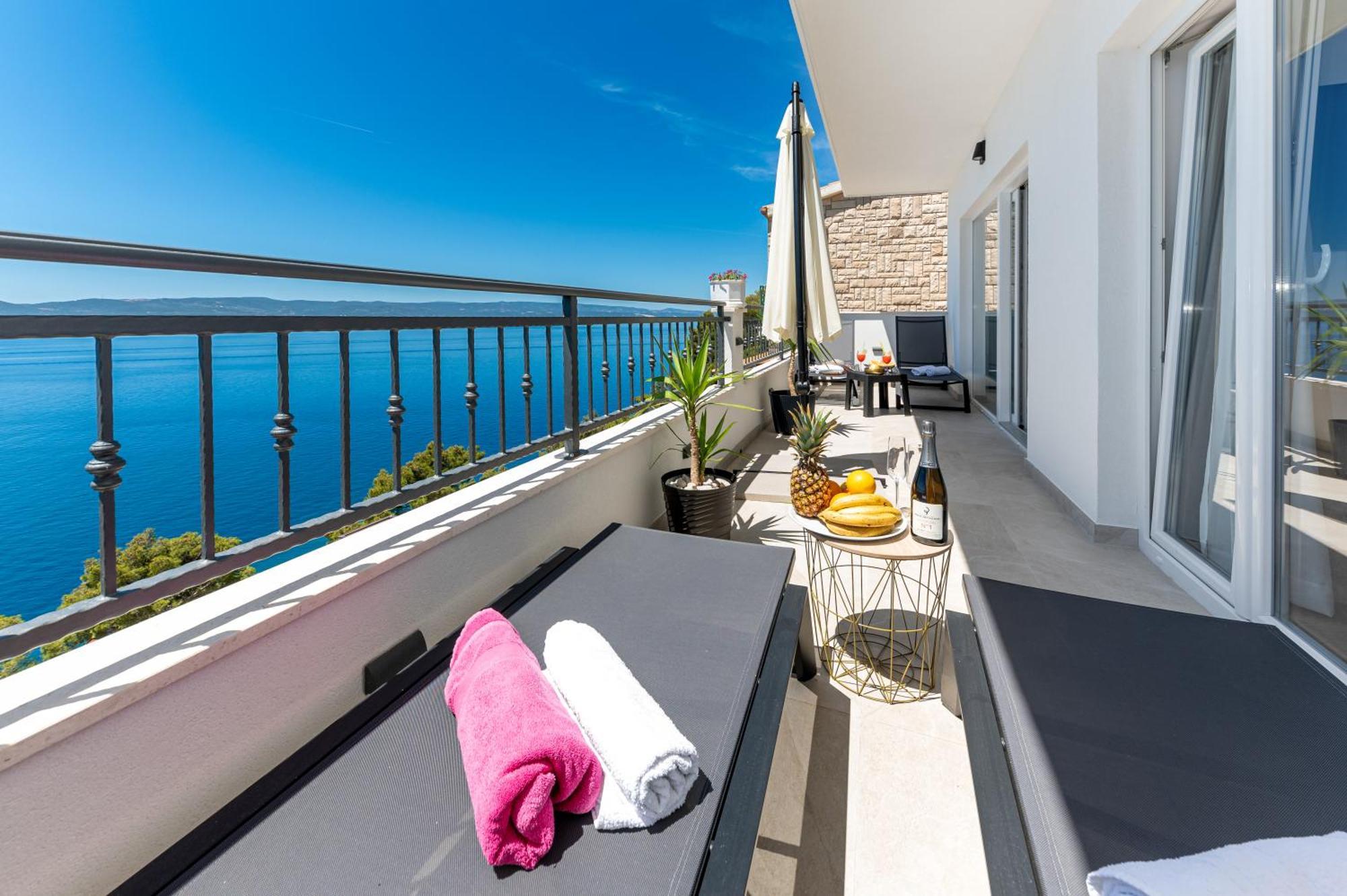 ברלה Seaview Apartments Nives מראה חיצוני תמונה