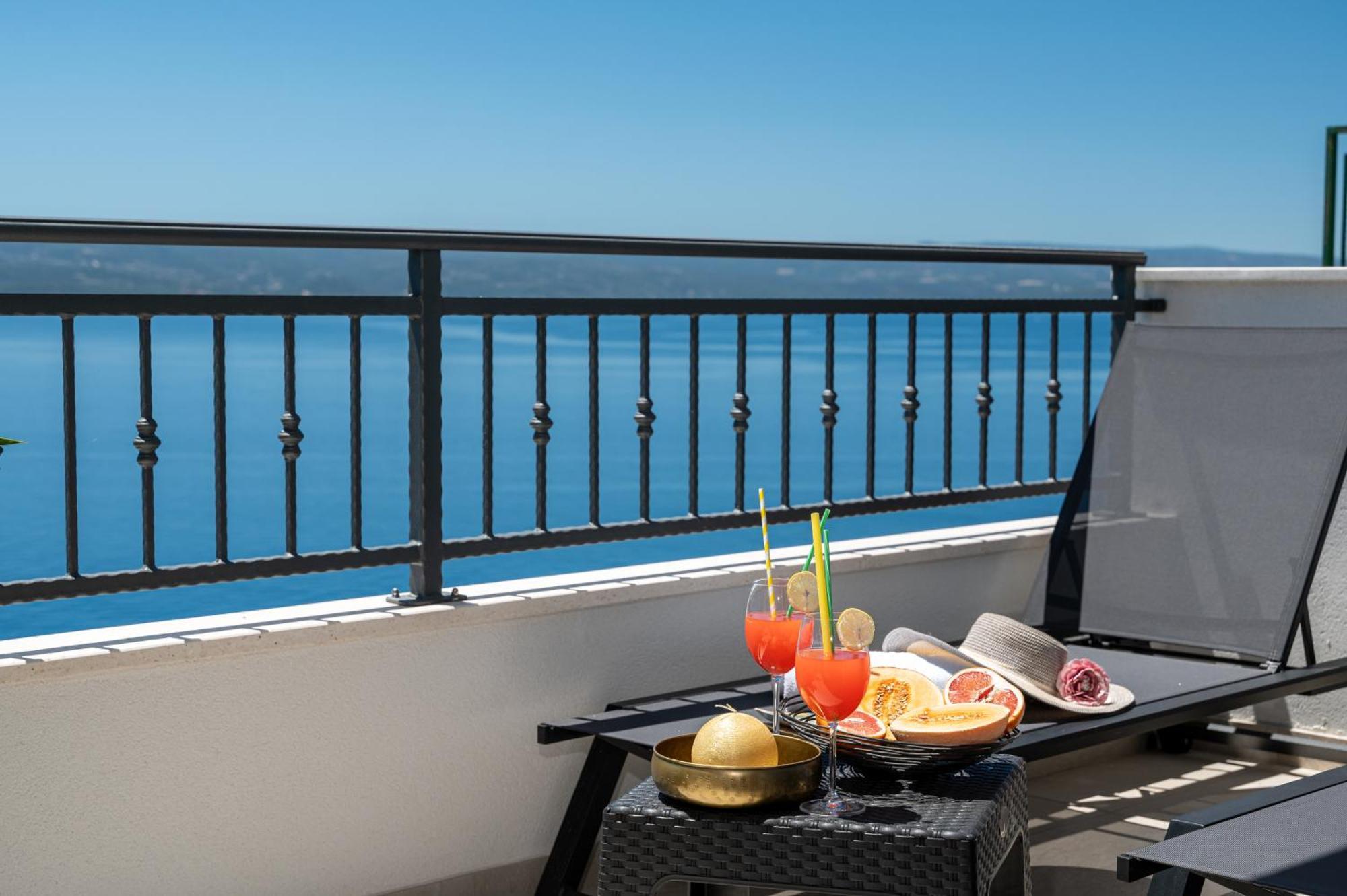 ברלה Seaview Apartments Nives מראה חיצוני תמונה