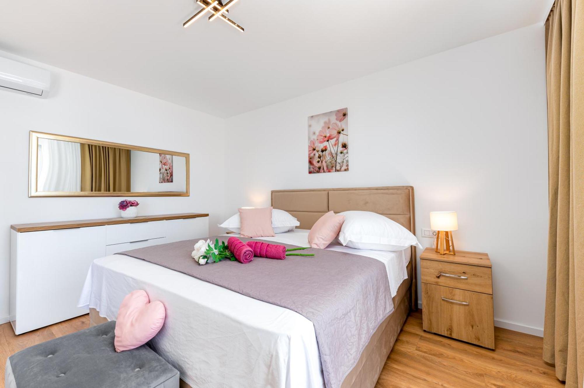 ברלה Seaview Apartments Nives מראה חיצוני תמונה