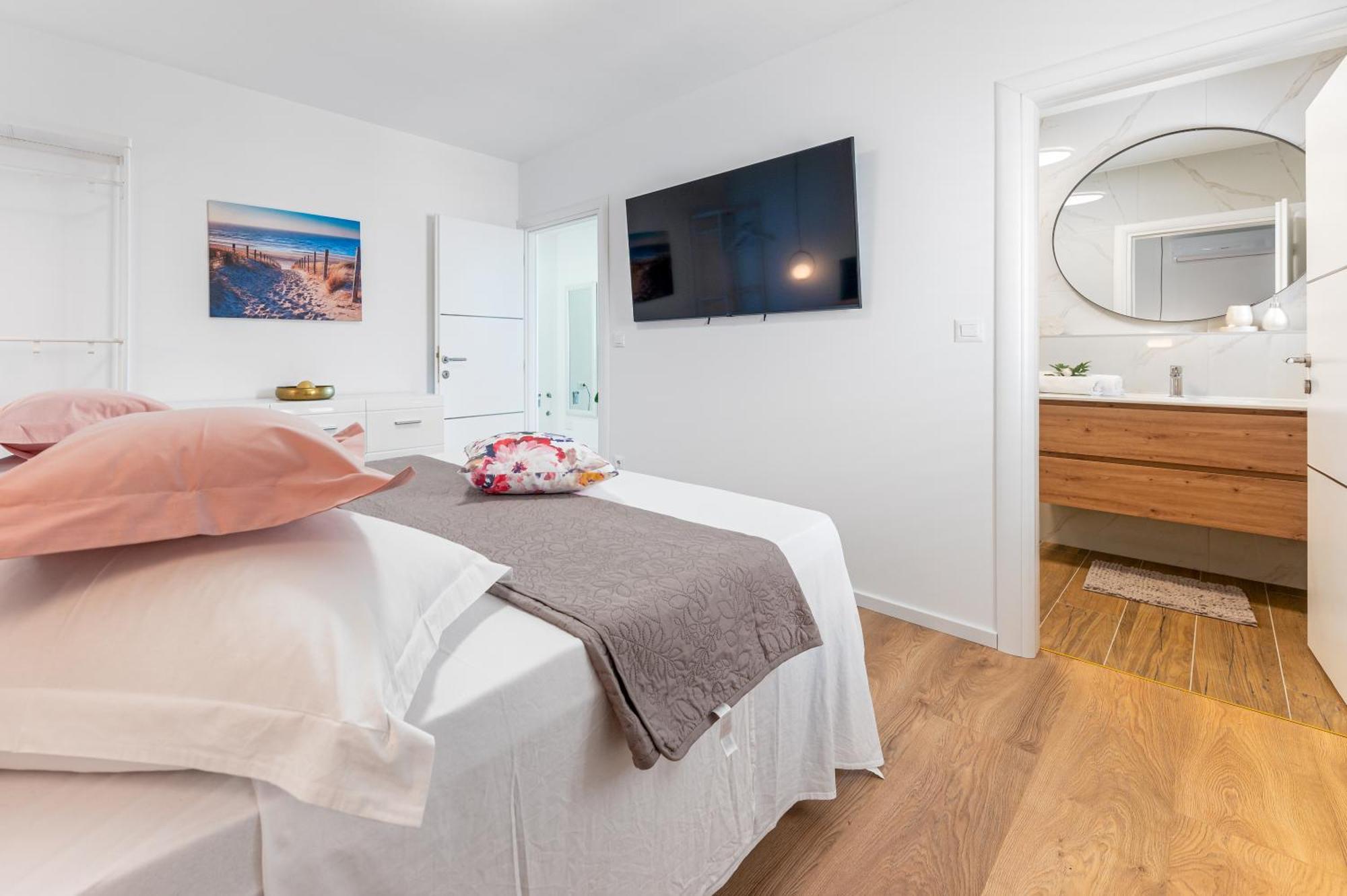 ברלה Seaview Apartments Nives מראה חיצוני תמונה